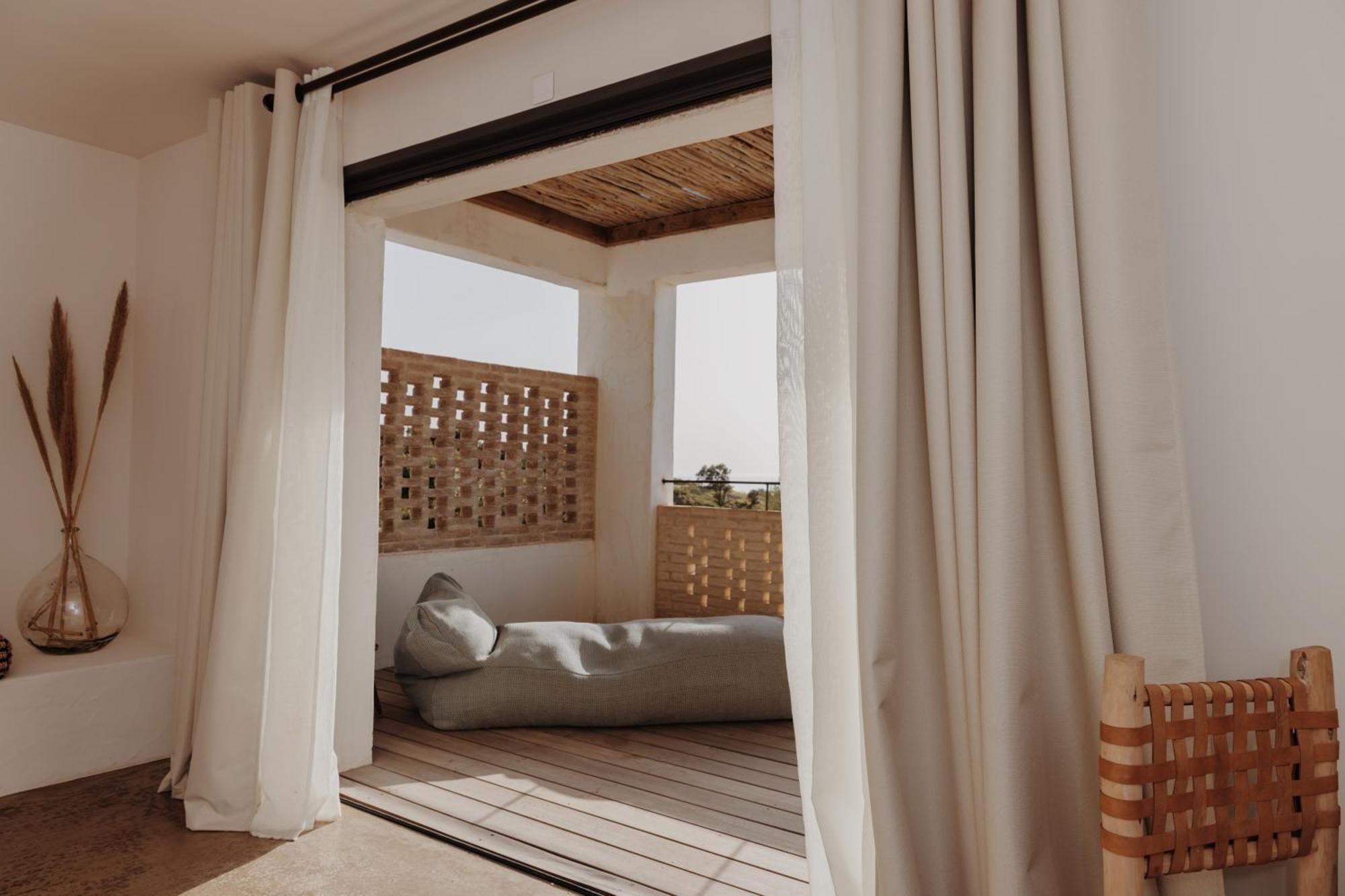 Hotel Flaka Boutique Confidentiel Et Convivial Cargese